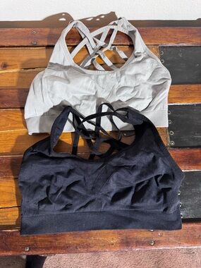 Strappy Seamless Sports Bras - Black & Light Gray